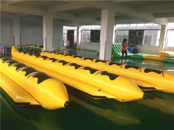 Yellow Inflatable Banana Boat PVC Tarpaulin Water Toys For Water Park