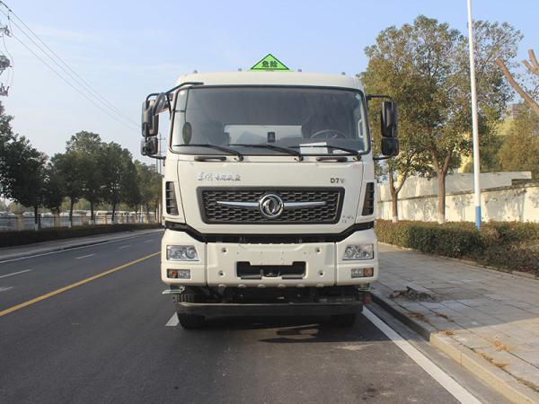 Dongfeng Special Bottom Run Star Brand 25 Cubic Oil Truck