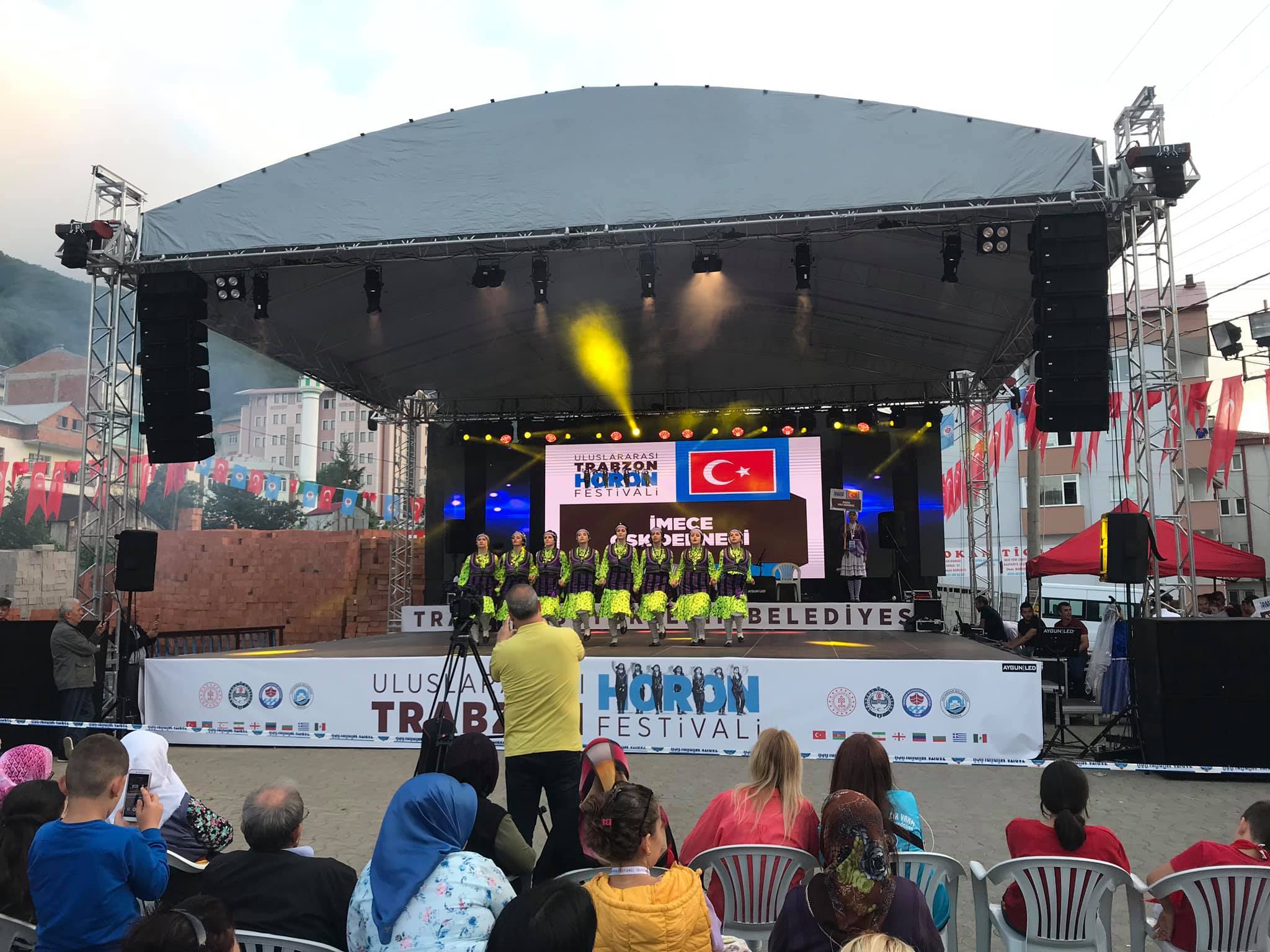 Brightness Adjustable Outdoor Led Screen Hire 3.91mm Pixel 160°/140° Viewing Angle