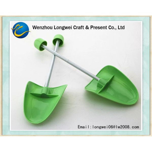 OEM Ladies Plastic Shoe Stretcher And Shoe Keeper With Adjustable Spring