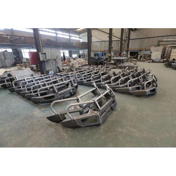 Q235 Jeep Grand Cherokee Bull Bar Front Bumper OEM ISO9001