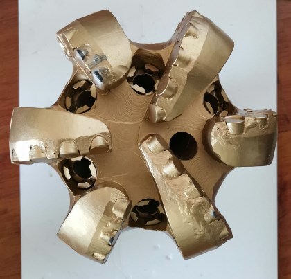 Perforación PDC de 7 1/2' personalizable para diversos requisitos y aplicaciones de perforación