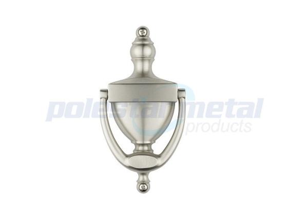 O hardware tradicional exterior da porta parte a aldrava de bronze antiga 6 1/4