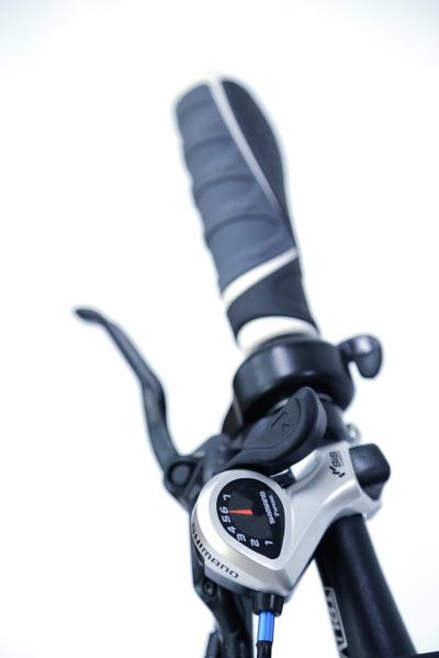 White Water Proof  Electric City Bike With Fender ,front suspensionfork  , 7 speed