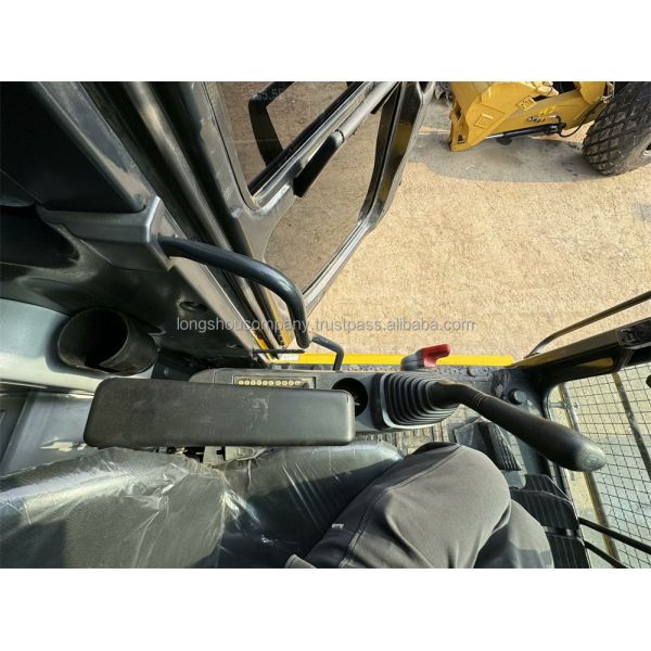 Used Komatsu Pc 200 Excavator Crawler Excavator Moving Type Maximum Digging Height 11000