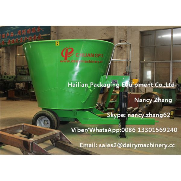 12 Cubic Meter Mobile TMR Feed Mixer Machine For Mixing Hay / Grass / Green