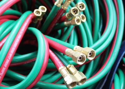 A fibra trançou a mangueira de solda gêmea