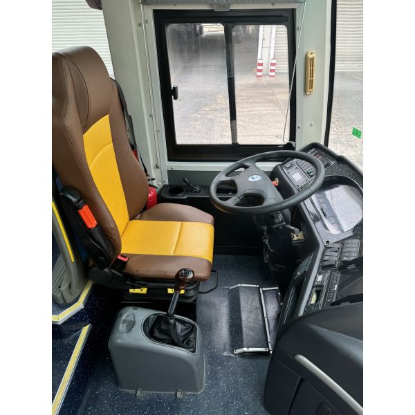 Used Coach Bus SunLong 10m 36-43 Seats LHD CNG Bus with 720L Gas Tank Capacity