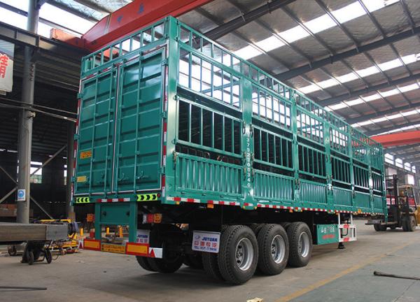 3 Axle Bulk Cargo Transport Semi Truck Livestock Truck Trailers With Double Star Tires