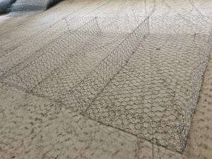 河岸と斜面保護用の亜鉛メッキかご