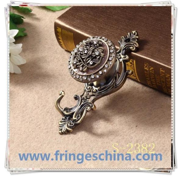 High quality classical customized metal curtain hooks for home decorations