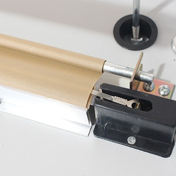 Through Type Foot Pedal Bags Pedal Sealing Machine with Food Grade Cutter and Sealer