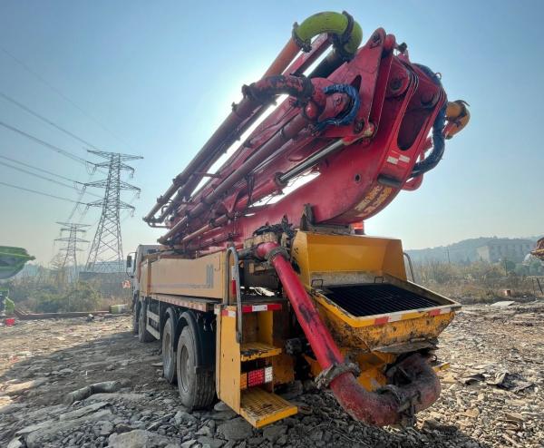 Pompes à béton Putzmeister allemand 46m sur Benz Euro III avec procédé d'usinage hydraulique