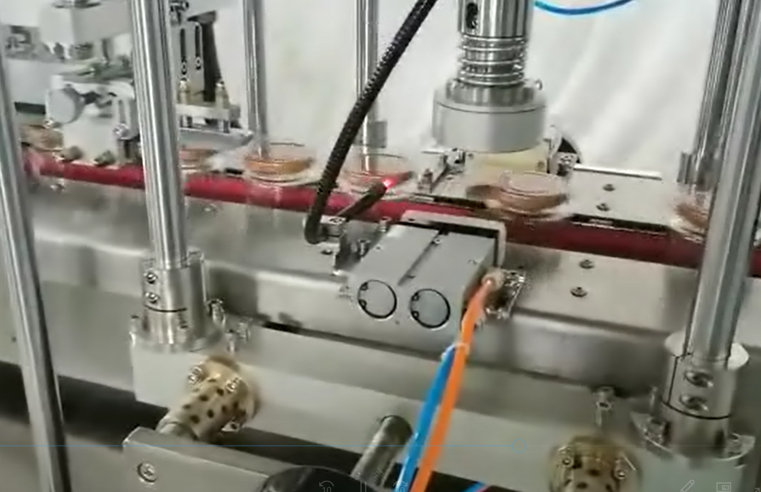 Машина Tinplate привода сервопривода автоматическая покрывая для стеклянного опарника