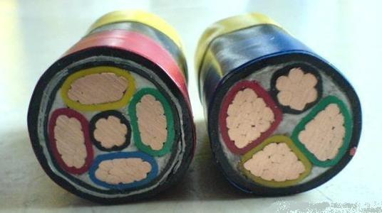 Quatro e o meio PVC do núcleo isolaram cabos para água normal/salgado inferior