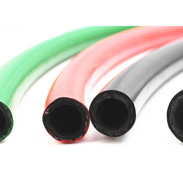 Шланг Фед топлива шланга резинового топлива распределяя гибкий для применения бензоколонки