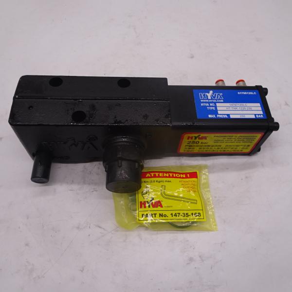 01798125LC Original Hydraulic distribution valve 14767125LC For SHACMAN selector valve lift valve HT-TNK-1220-250