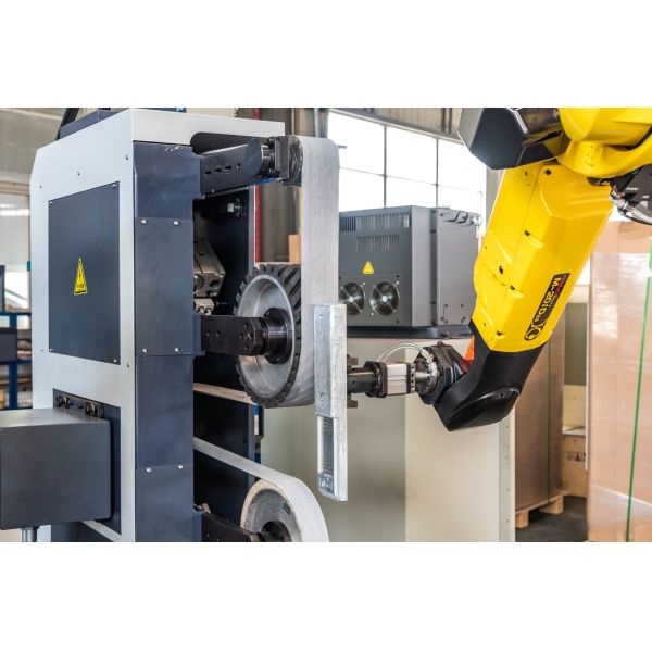 High Speed Hardware Grinding Robot Zinc Alloy Polishing Machine For Metal Parts