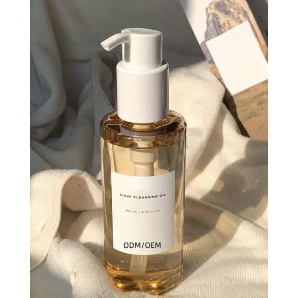 OEM / ODM Light Cleansing Oil with Pure Centella 200ml Soothing Stabilizing Face Wash Moisturizing Remove Makeup in Stock