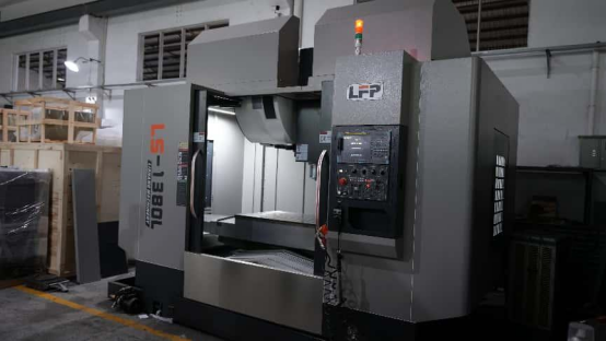 3 Axis CNC Vertical Machining Center LS-1270L Precision Cutting Equipment 15kg
