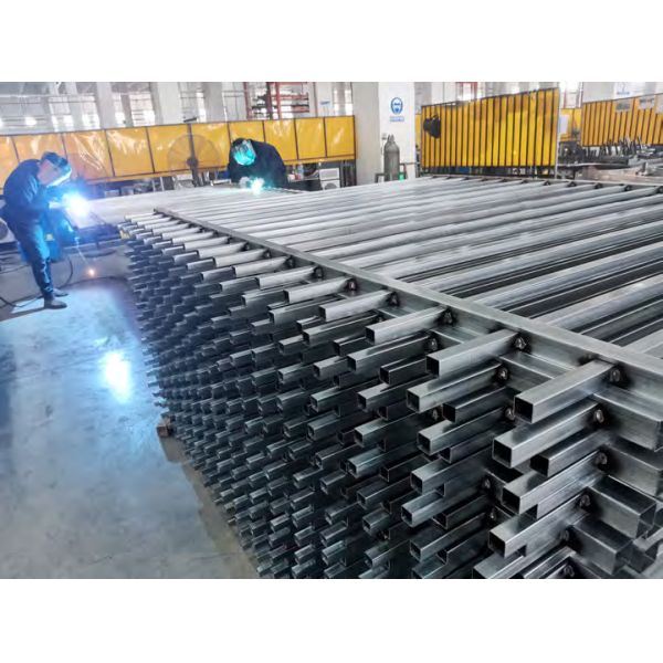 Alloy 6063/6061/6005/6060 Powder Coated Aluminum Railing Versatile For Various Usage Scenarios