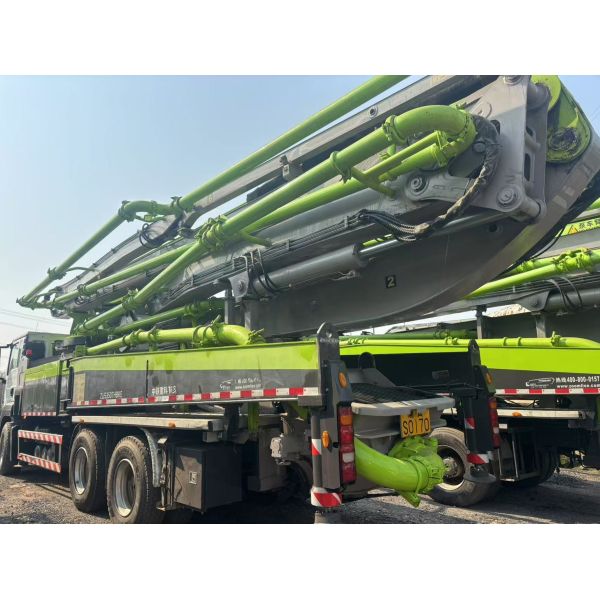 camión de bombeo de hormigón Zoomlion 49m (SITRAK 3-Axle Chassis) usado de 2020 en buenas condiciones
Entrega inmediata. Diseño de alto rendimiento