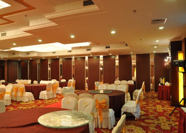Aluminum Movable Partition 8 Foot Sliding Glass Door Folding Room Dividers
