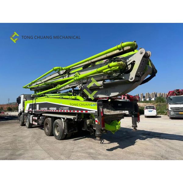 Тележка заграждения Zoomlion Remanufactured используемая конкретная 56 метров установленного конкретного насоса