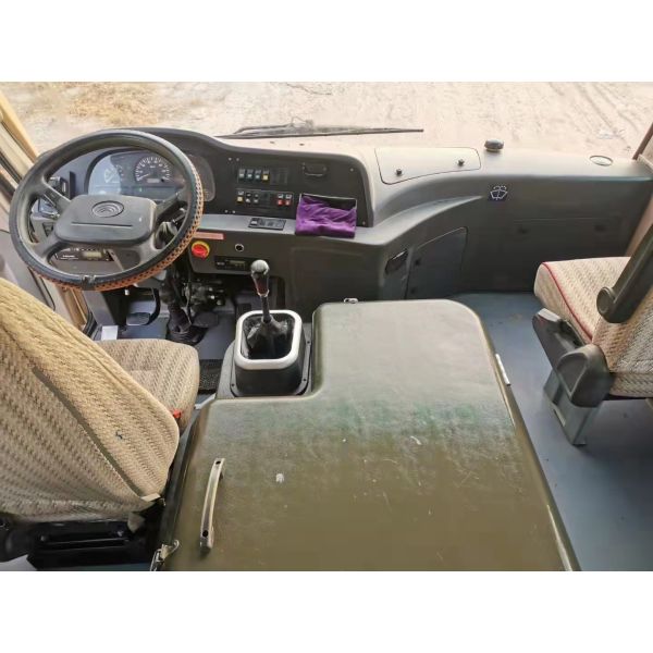 La commande de main gauche a utilisé les autobus de luxe de ville de Yutong alimentent les 30 sièges diesel Front Engine