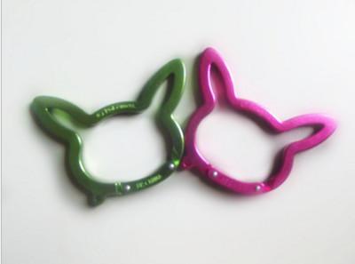 Popular bone shape fashion carabiner key holder manufacture irrregular shape custom hook