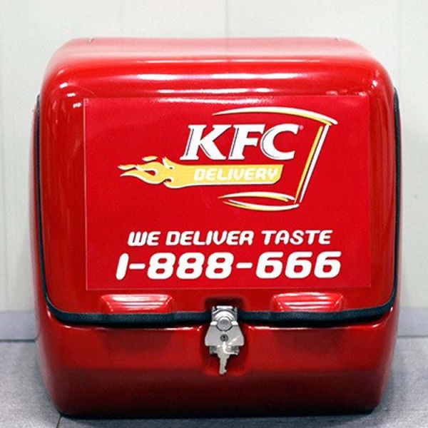 Waterproof Motorbike Food Delivery Box 139L Volume Shock Resistance Yellow Color