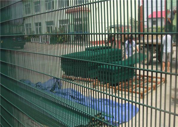 Folhas soldadas do fio da construção 358 verdes do revestimento do PVC para lajes de cimento