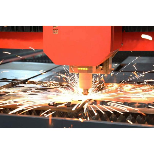 Industry Sheet Metal Cutting Equipment IPG Raycus Laser Source 1500mm*3000mm