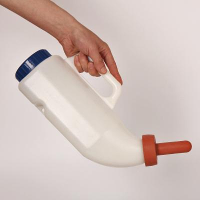 Cow Farm 2L PE Calf Feeding Bottle With Rubber Nipple Baby Cattle Feeder