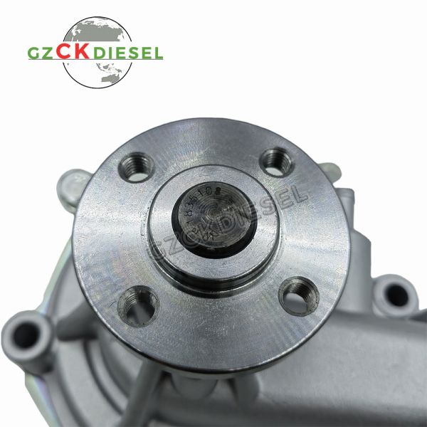 Water Pump 32A45-00010 32A45-00022 for Engine S4S FD30 FD28 FD25