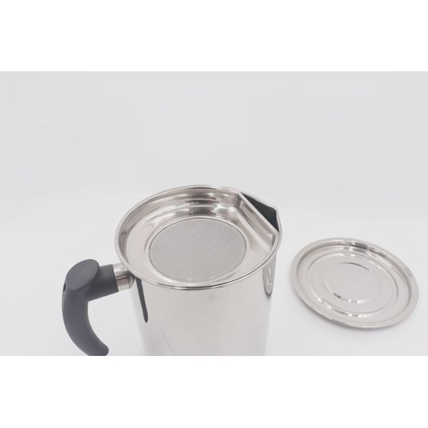 1.6L New design oil strainer pot with lid and base stainless steel kitchen oil kettle with handle