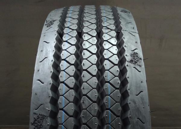Well Handling Truck Bus Radial Tyres 7.00R16LT Four Main Zigzag Grooves Design