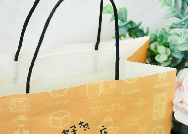 печатание изготовленных на заказ Эко бумажных мешков 60гсм полностью красочное для торгового центра