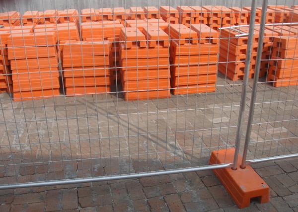 Steel Temporary Fencing 2.4x2.1 Meter With Concrete Filled Plastic Feet