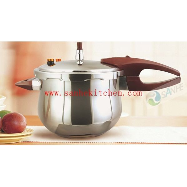 Triple bottom stainless steel Pressure cooker,thickness 1.0mm