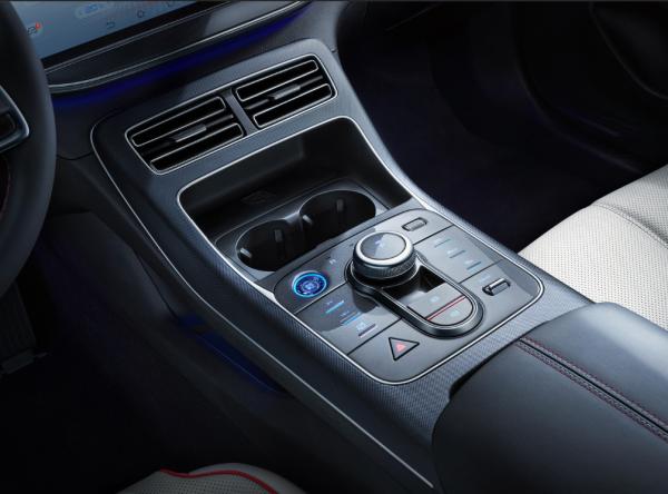 Intelligent Technology BYD EV Car 4 Door 5 Seater 3 Box 1.5T Hybrid Sedan Pure Energy Electric Vehicle EV Car