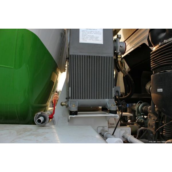 9.726L Engine Capacity National Heavy Duty Truck HOWO 8X4 Concrete Mixer Truck for Your