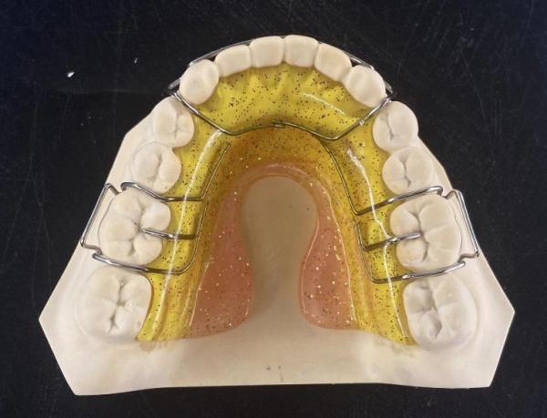Portable Hawley Orthodontic Retainer Long Lasting With Smooth Surface