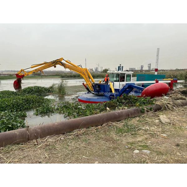 Hot Selling Amphi Excavator Dredger Machine Multi-functional Amphibious Dredger in Philippine