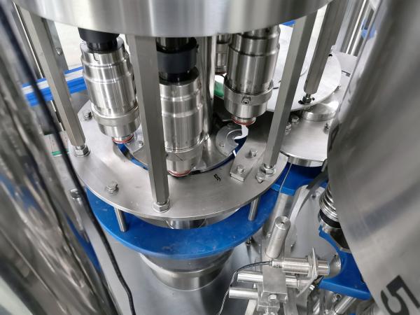 Automatic Industrial Plastic Bottle Filling And Sealing Machine For Drinking Water