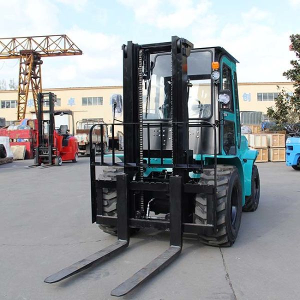 4000kgs Rough Terrain Forklift Truck Chinese Engine 4 Wheel Drive