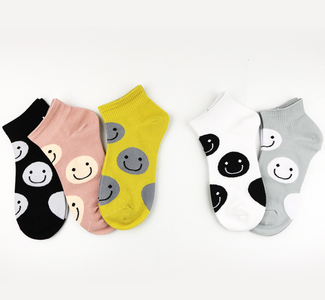 Customized Logo Ankle Length Socks Breathable Anti Bacterial Socks For Pretty Girls