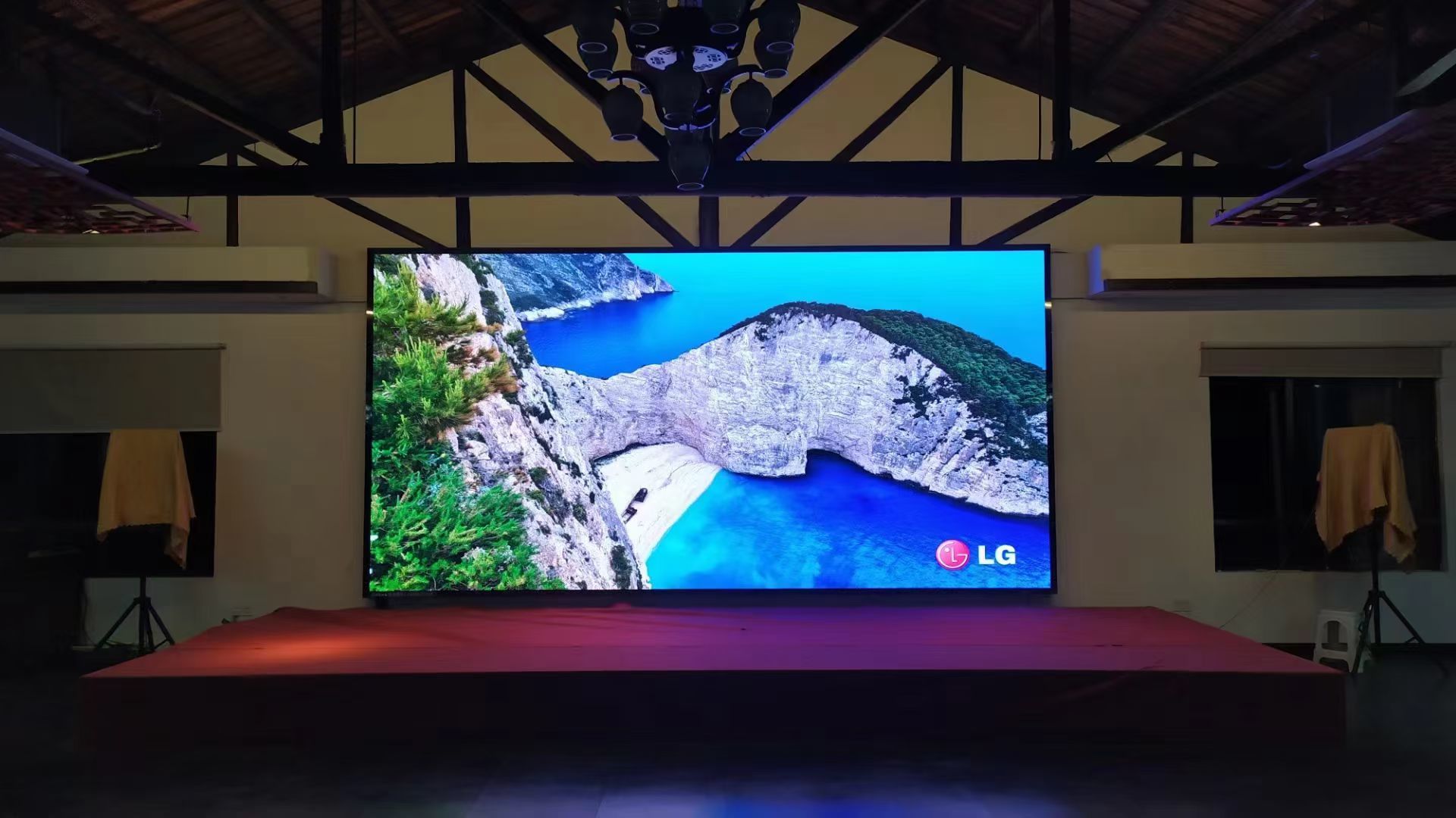 Boardroom COB LED Display Ultra HD Pixel Pitch 1.25mm 600×337.5 Seamless LED Video Screen Panels