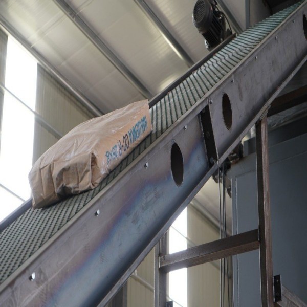 Intelligent Robotic Bag Emptying Machine 400-600 Bags/Hour For Bulk Material Processing