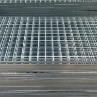 La grille en acier galvanisée résistante d'acier de barre d'incidence en métal de grille d'allée a crénelé la maille en acier